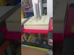 Các hộp đóng gói hộp ván gấp có thể tái chế với nút đóng từ tính và nút đóng ruy băng