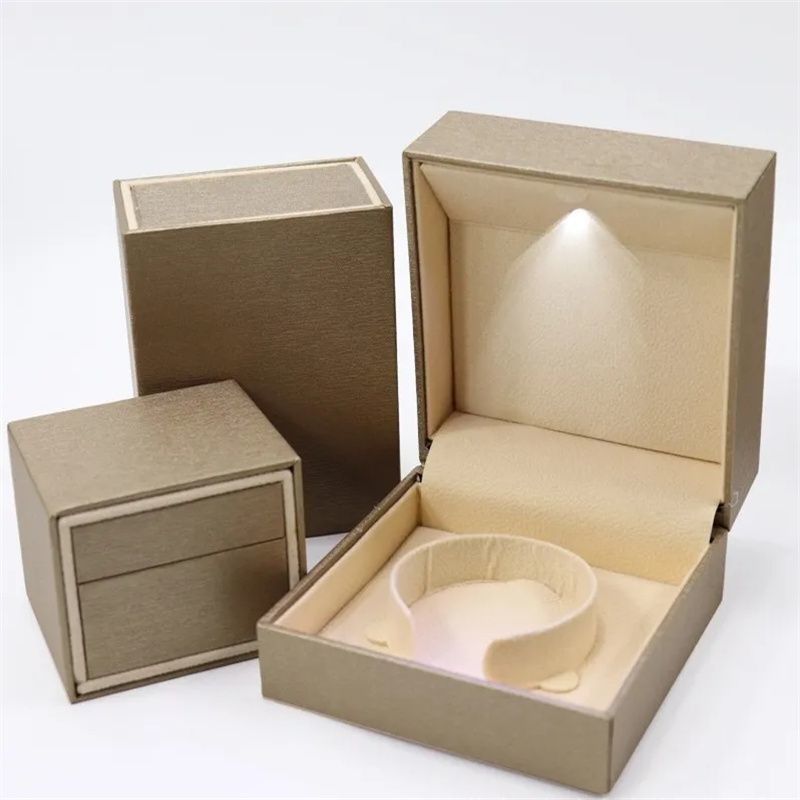 Chiếc nhẫn / vòng cổ / vòng tai Box Bulk Lead Time 15-20 ngày 100% giấy tái chế bao bì Hộp ngăn kéo với đèn LED