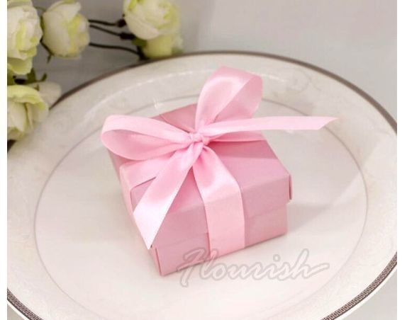 Hộp quà tùy chỉnh giấy nghệ thuật màu hồng Bấm tem nóng Bowknot loại hộp quà kẹo
