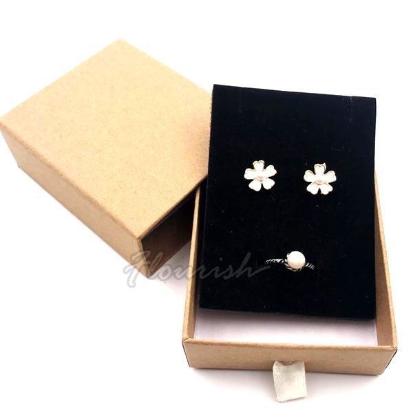 Hộp đồ trang sức giấy Kraft trung bình Thẻ giấy / Thẻ quà nhiều màu sắc và kích thước