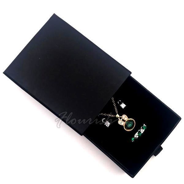 Hộp đồ trang sức giấy Kraft trung bình Thẻ giấy / Thẻ quà nhiều màu sắc và kích thước